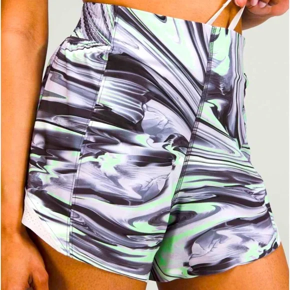 LULULEMON HOTTY HOT HR SHORT 4”SE SIZE 6 and SIZE 2 NWT - Picture 4 of 7